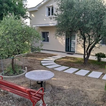 Petivat Gardens Apartment Bagian luar foto