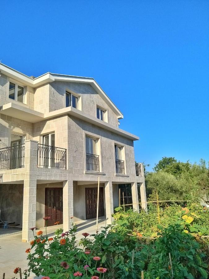 Petivat Gardens Apartment Bagian luar foto