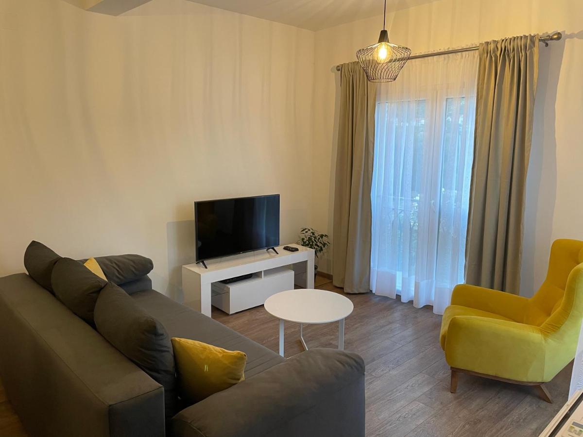 Petivat Gardens Apartment Bagian luar foto