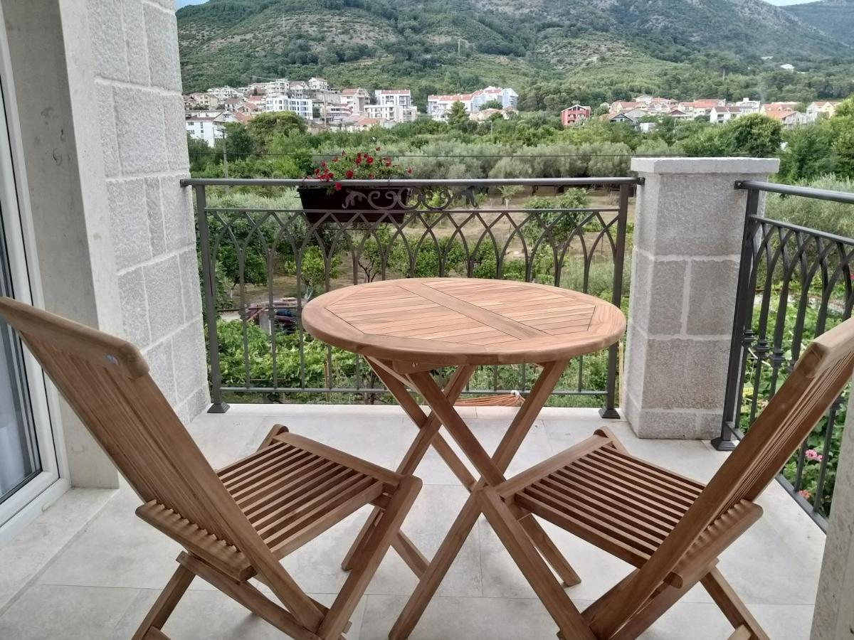 Petivat Gardens Apartment Bagian luar foto