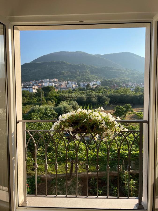 Petivat Gardens Apartment Bagian luar foto