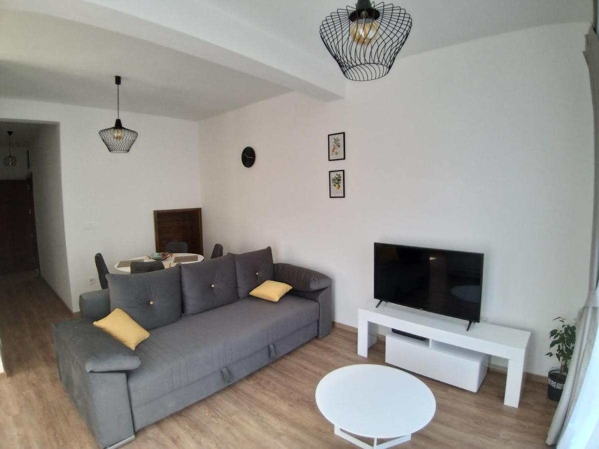 Petivat Gardens Apartment Bagian luar foto
