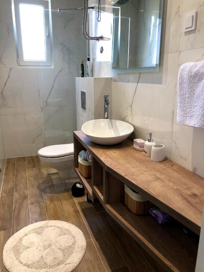 Petivat Gardens Apartment Bagian luar foto