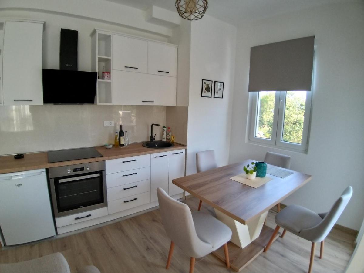 Petivat Gardens Apartment Bagian luar foto