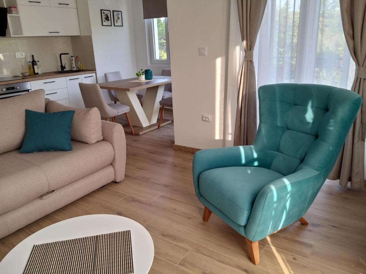 Petivat Gardens Apartment Bagian luar foto