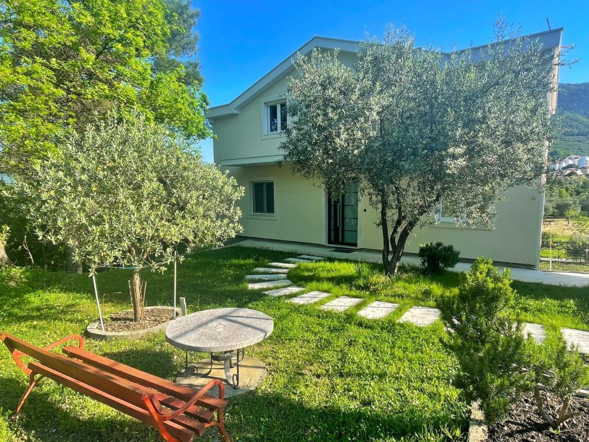 Petivat Gardens Apartment Bagian luar foto