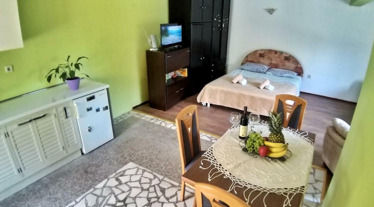 Petivat Gardens Apartment Bagian luar foto