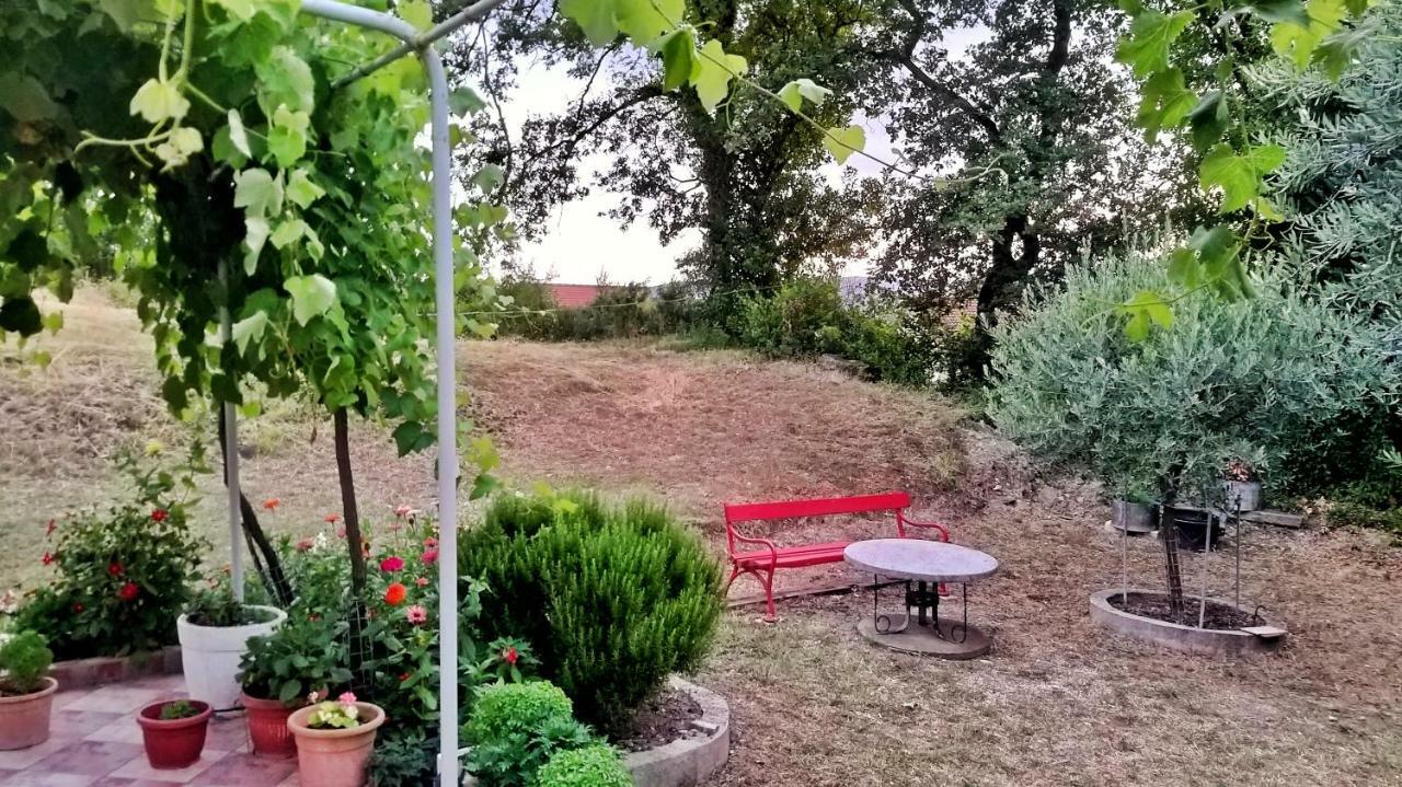 Petivat Gardens Apartment Bagian luar foto